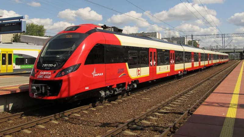 ワルシャワ市内を走るSKM(Szybka Kolej Miejska)電車の車両