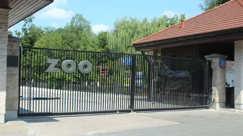 ワルシャワ動物園の入り口