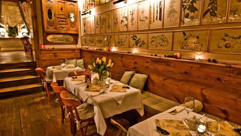 ポーランドのレストラン店内の雰囲気