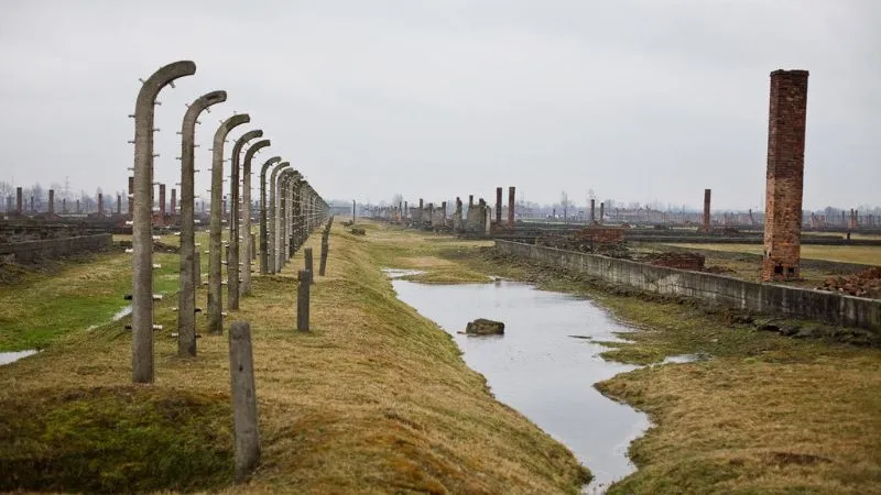 ビルケナウ跡地の見学風景