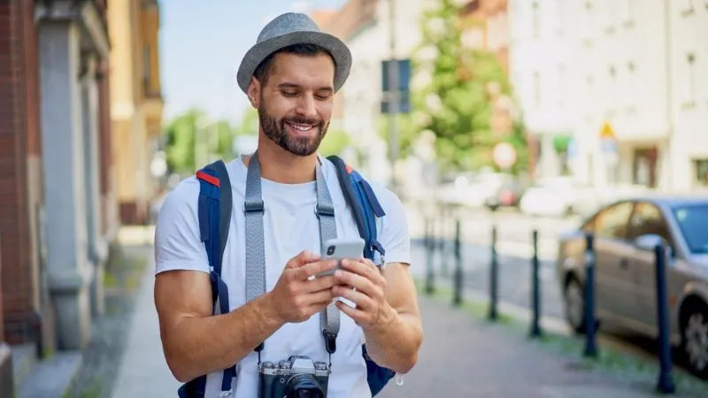 ポーランド旅行で現地の人と会話する様子